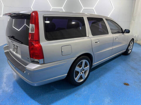 2005 Volvo V70 R
