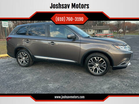 2017 Mitsubishi Outlander for sale at Joshsav Motors in Walnutport PA