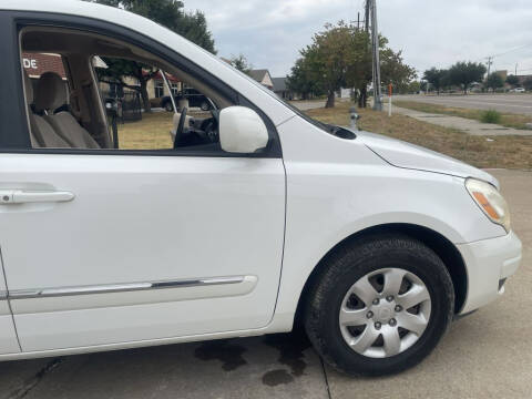 2007 Hyundai Entourage GLS