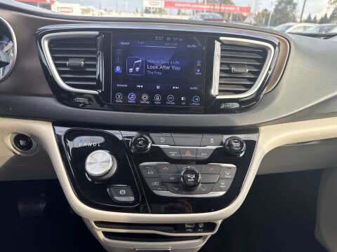 2017 Chrysler Pacifica Touring