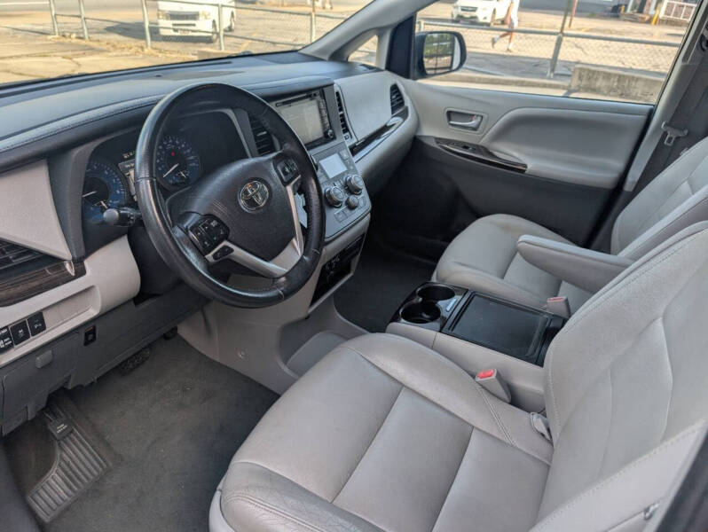 2020 Toyota Sienna XLE 7-Passenger