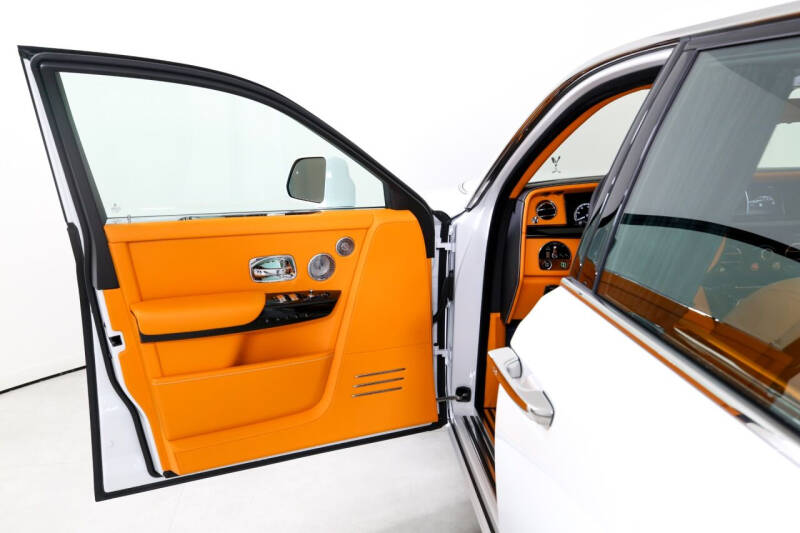 2024 Rolls-Royce Phantom EWB