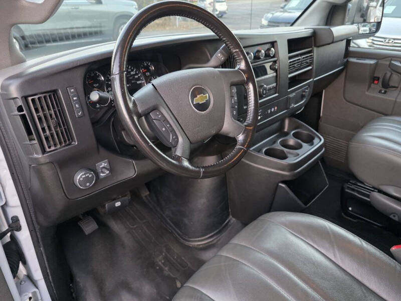 2022 Chevrolet Express 2500