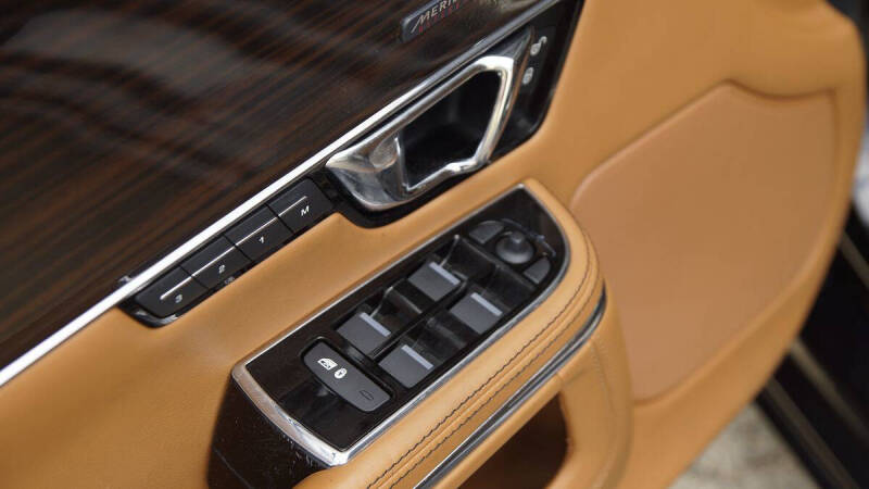 2016 Jaguar XJL Portfolio