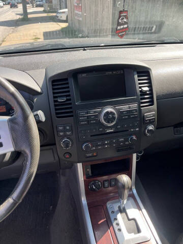 2010 Nissan Pathfinder LE