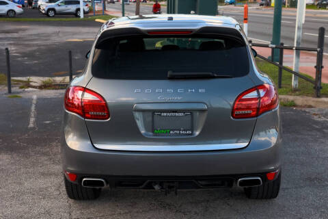 2014 Porsche Cayenne Platinum