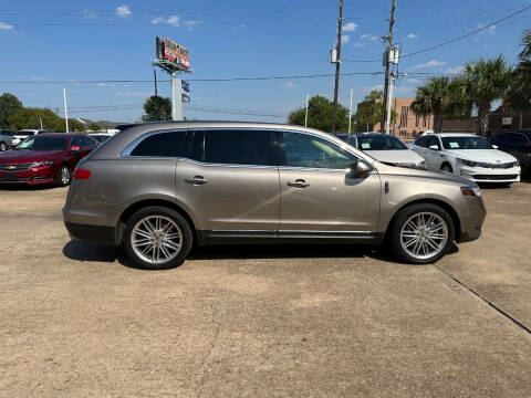 2018 Lincoln MKT Reserve