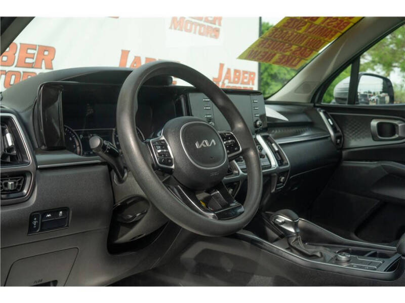 2022 Kia Sorento LX