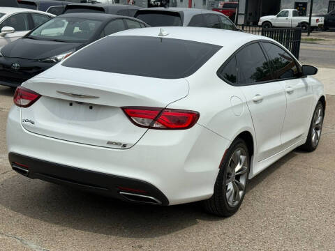 2015 Chrysler 200 S