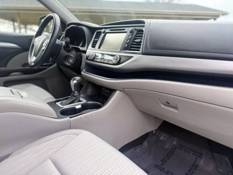 2019 Toyota Highlander LE Plus