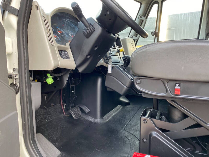 2019 International DuraStar 4300