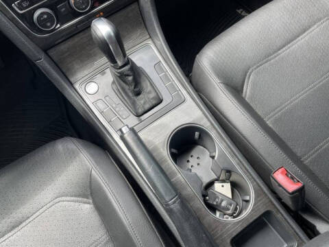 2017 Volkswagen Passat 1.8T SE