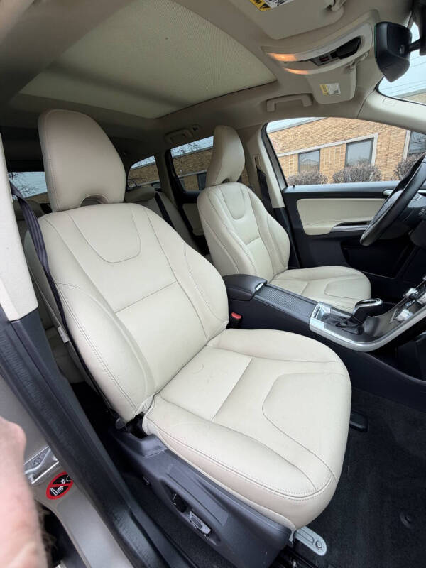 2016 Volvo XC60 T6 Drive-E