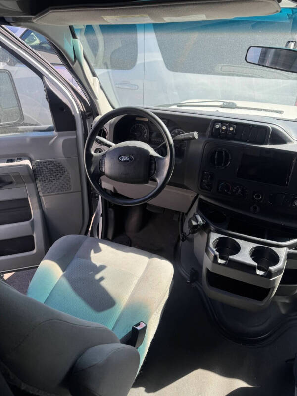 2014 Ford E-Series E-450 SD