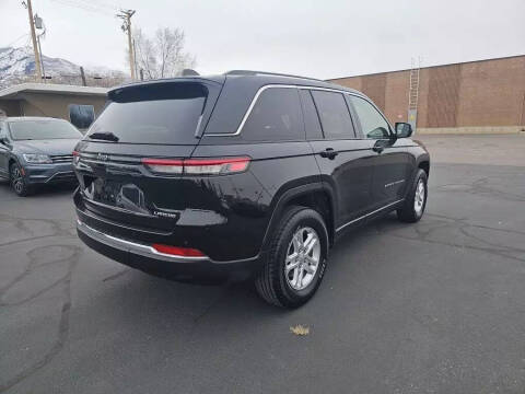 2023 Jeep Grand Cherokee Laredo