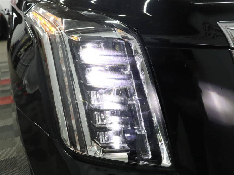 2018 Cadillac Escalade ESV Luxury