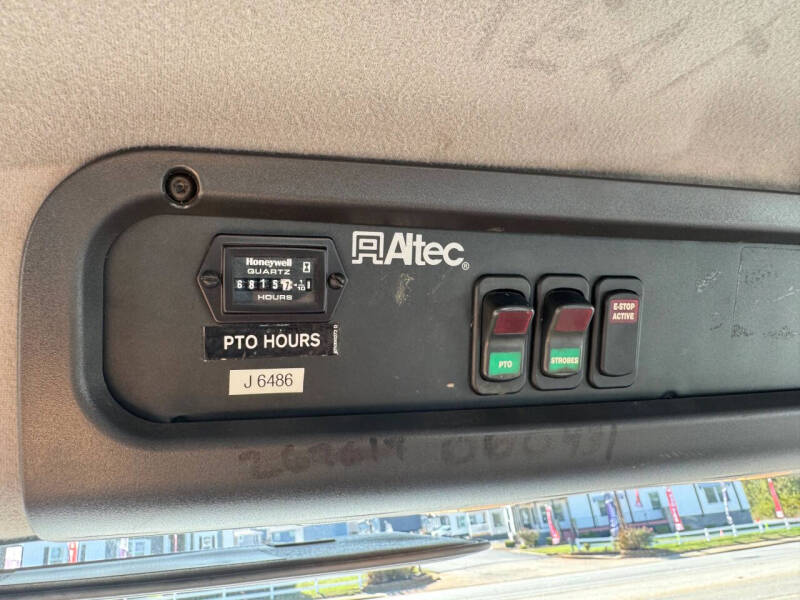 2015 Freightliner M2 106