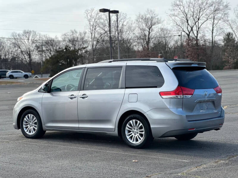 2011 Toyota Sienna