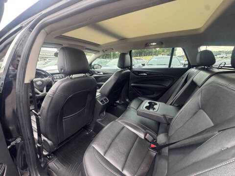 2018 Buick Regal TourX Essence