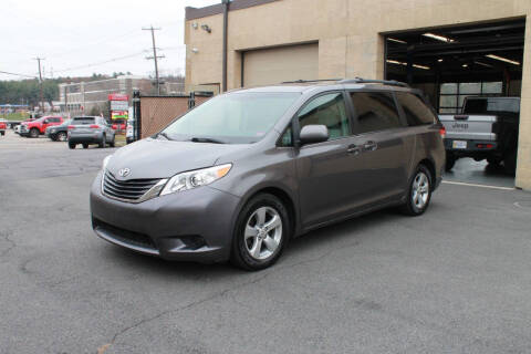 2011 Toyota Sienna LE 8-Passenger