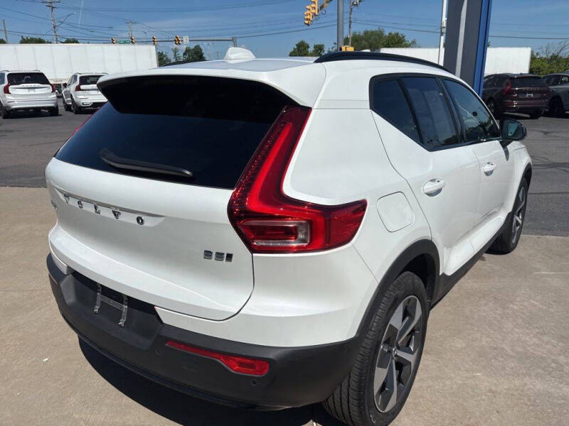 2026 Volvo XC40 B5 Plus