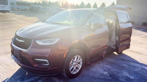 2022 Chrysler Pacifica Touring L