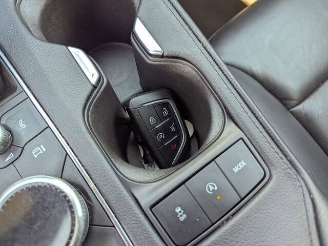 2024 Cadillac XT4 Premium Luxury