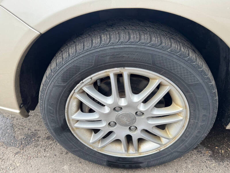 2007 Ford Focus ZX4 SE