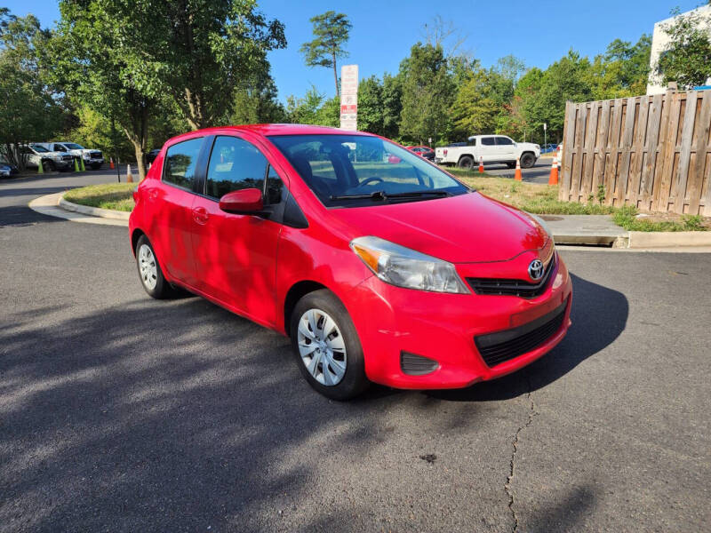 2012 Toyota Yaris 5-Door LE