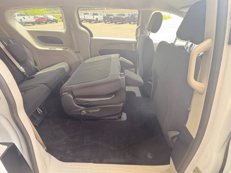 2021 Chrysler Voyager L