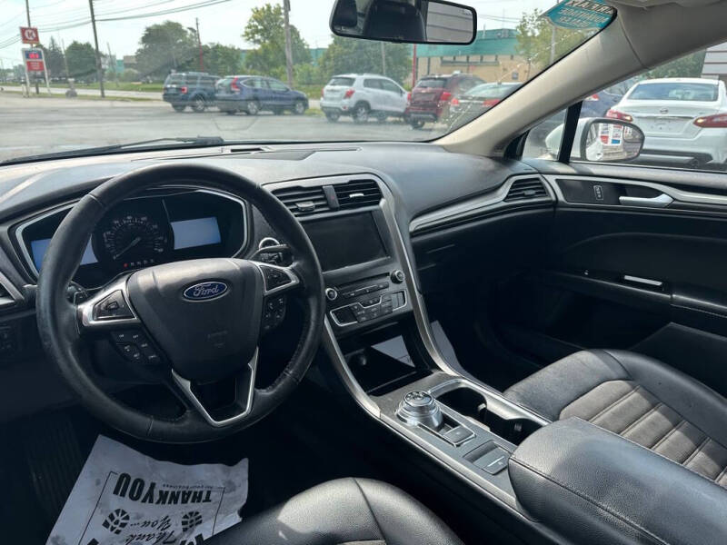 2017 Ford Fusion SE