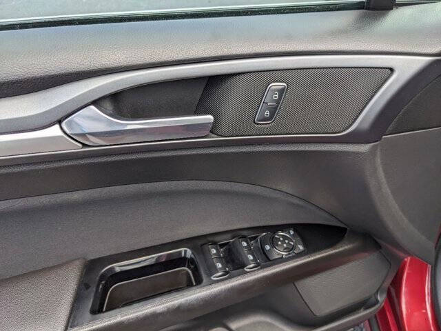 2015 Ford Fusion 14