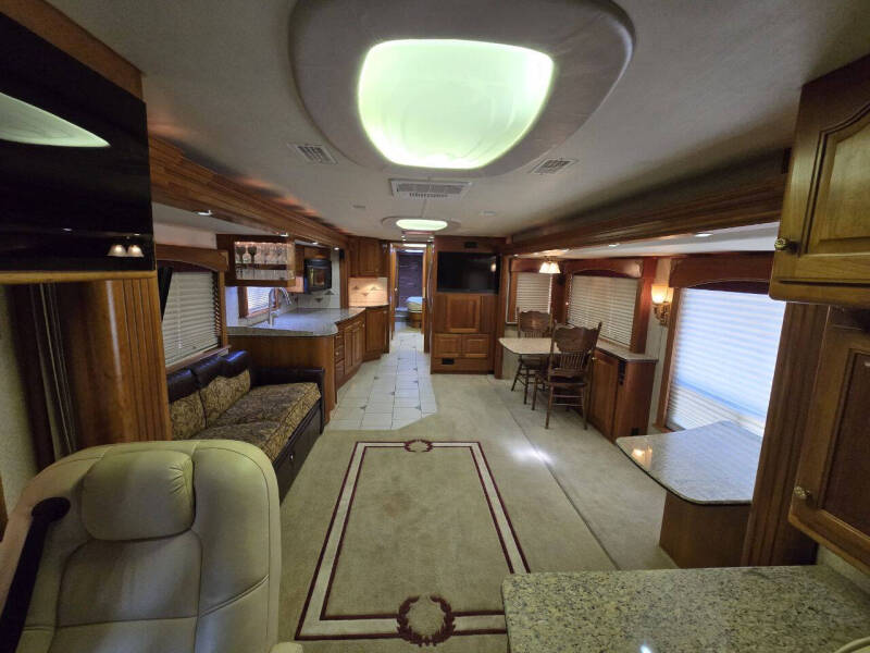 2004 Country Coach Magna