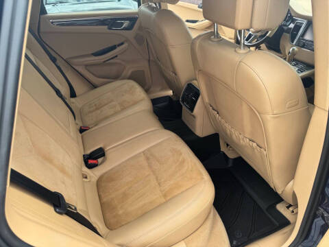 2015 Porsche Macan S