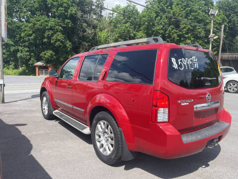 2011 Nissan Pathfinder LE