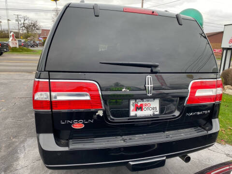 2011 Lincoln Navigator L