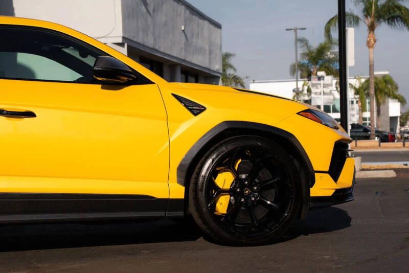 2024 Lamborghini Urus Performante