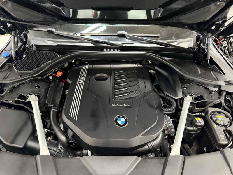 2022 BMW 7 Series 740i