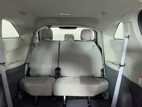 2023 Toyota Sienna LE 8-Passenger