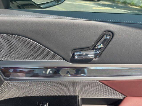 2025 BMW 7 Series 740i xDrive