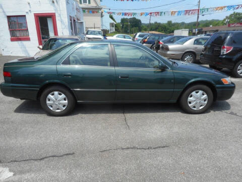 1999 Toyota Camry for sale at Ricciardi Auto Sales in Waterbury CT