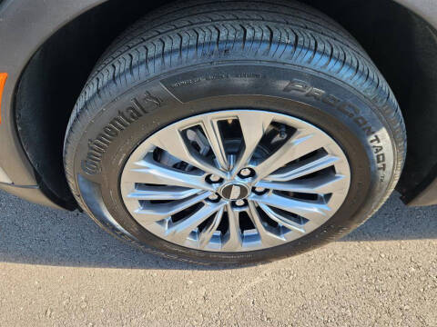 2025 Cadillac XT4 Premium Luxury