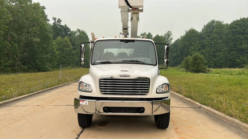 2020 Freightliner M2 106