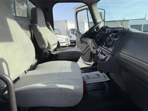 2018 Freightliner M2 106