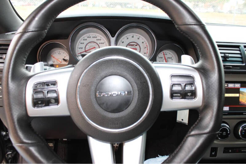 2013 Dodge Challenger SRT8 photo 12