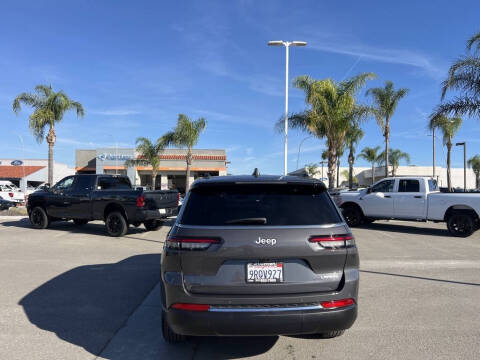 2025 Jeep Grand Cherokee L Laredo