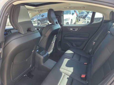 2024 Volvo S60 Recharge T8 Plus Dark Theme