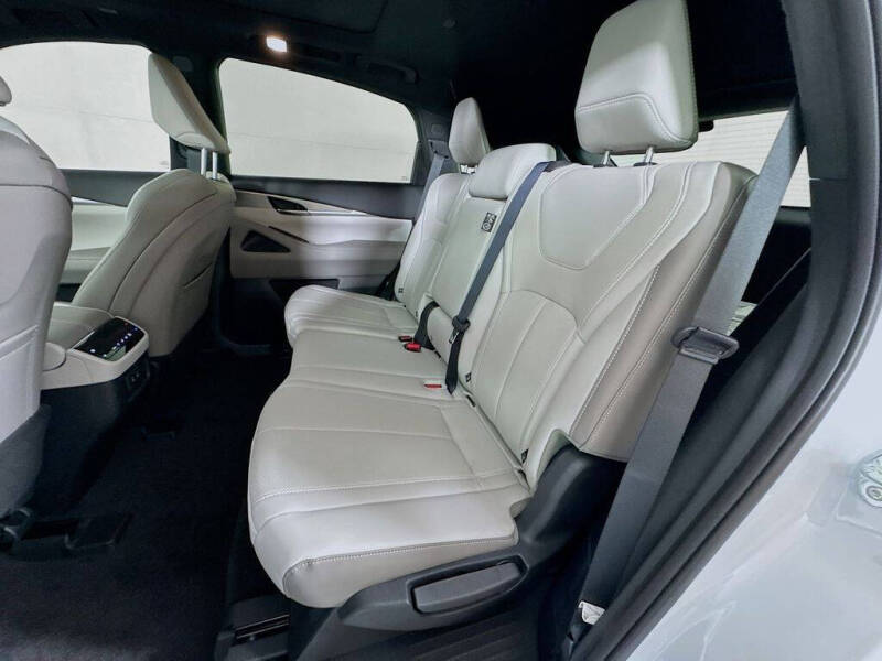 2027 Infiniti QX65 Luxe