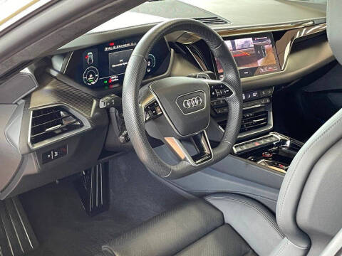 2024 Audi e-tron GT quattro Prestige