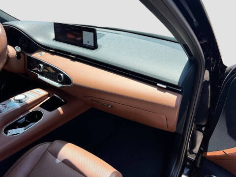 2022 Genesis GV70 2.5T Standard